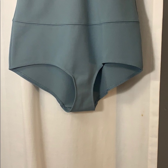 NWOT 🦈 Babaton Luxe Bodysuit - Picture 3 of 7